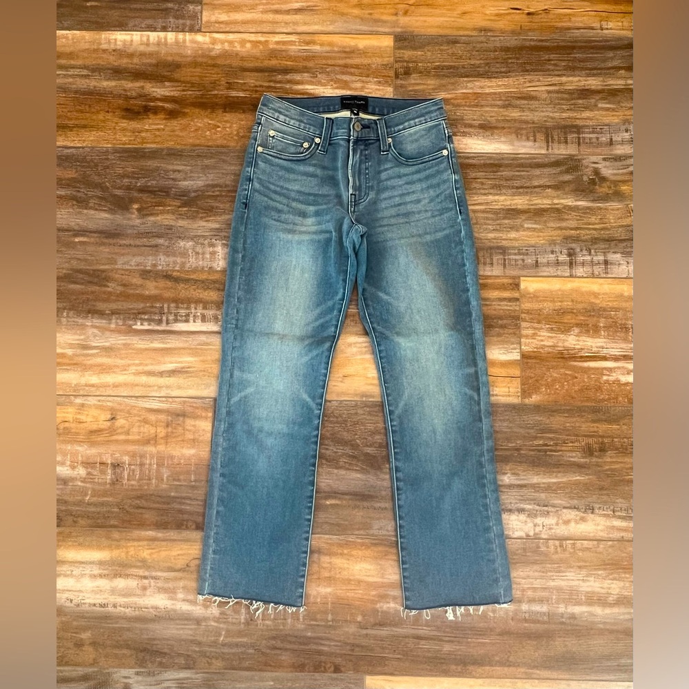 Lucky Brand Jeans Sweet Mid Rise Crop 
Size 2/26 *Excellent*